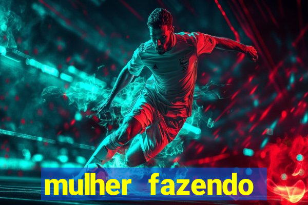 mulher fazendo strip tease